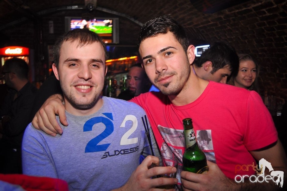 Escape Club seară de seară,