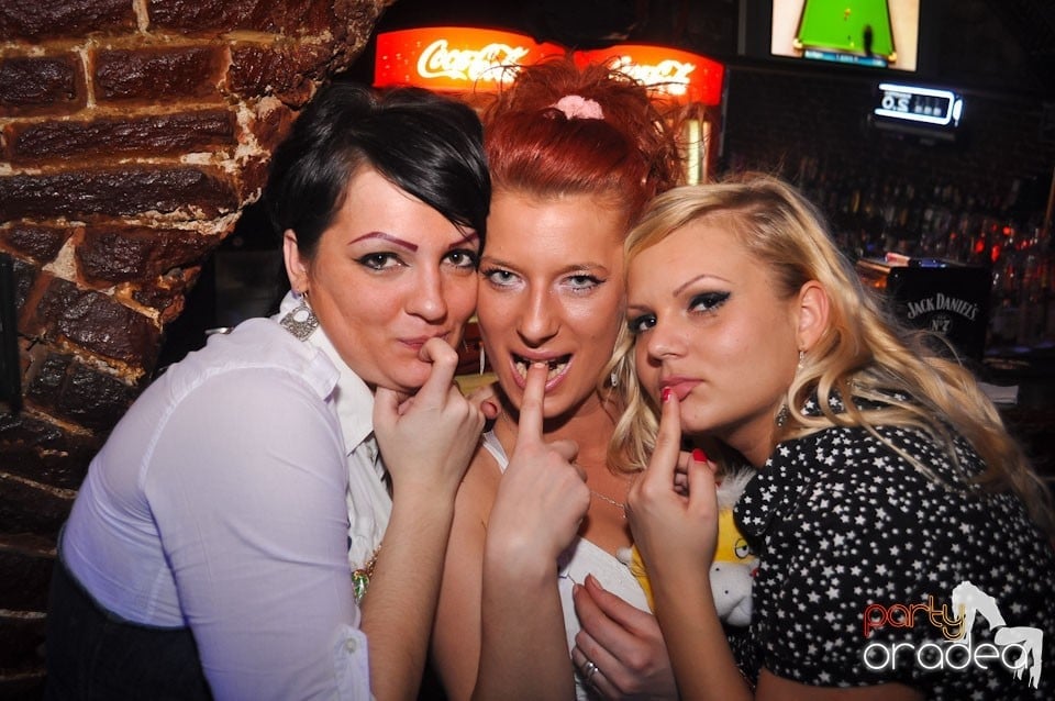 Escape Club seară de seară,