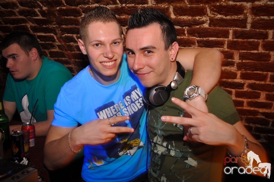 Escape Club seară de seară,