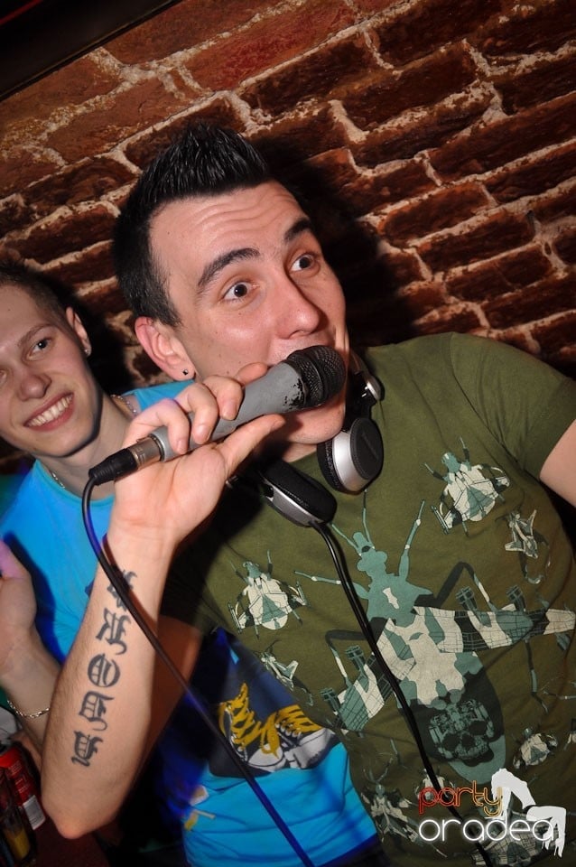 Escape Club seară de seară,