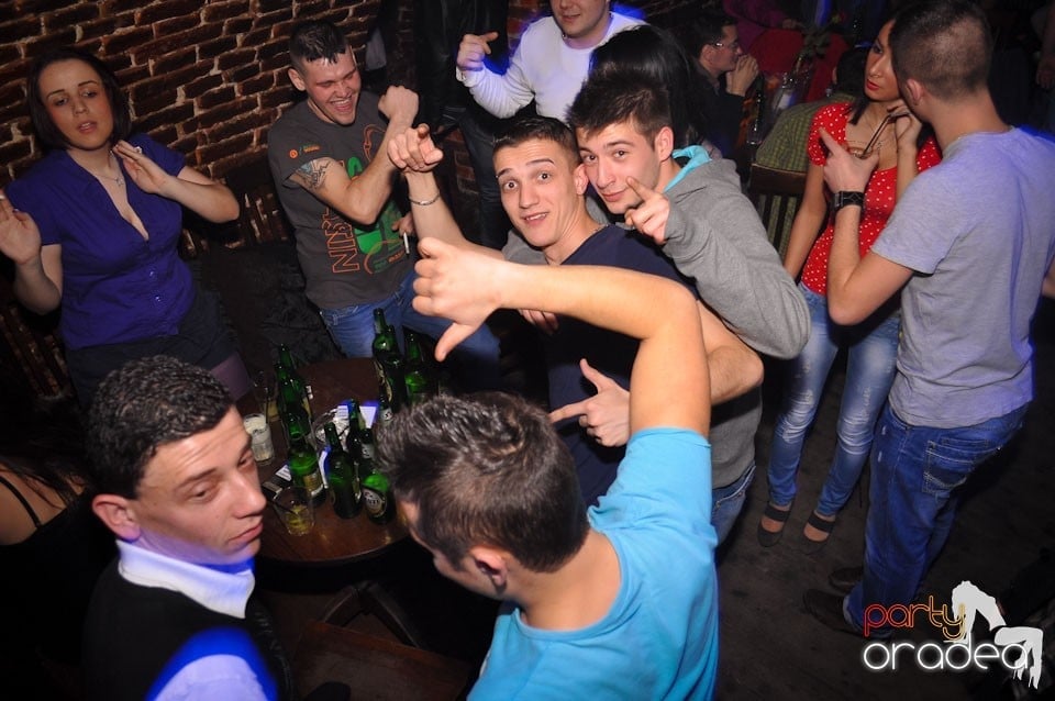 Escape Club seară de seară,