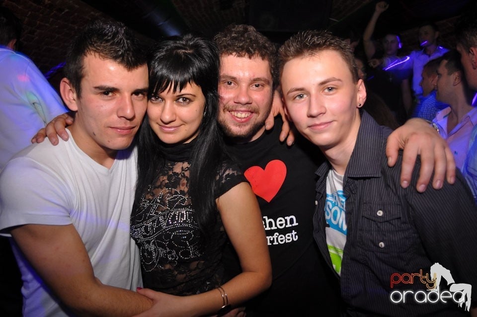 Escape Club seară de seară,