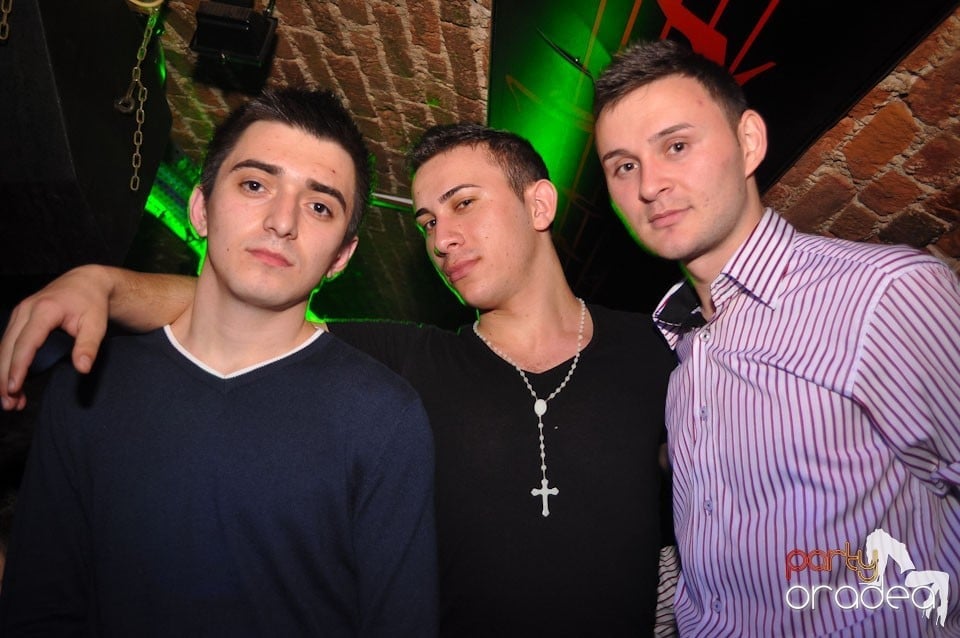 Escape Club seară de seară,