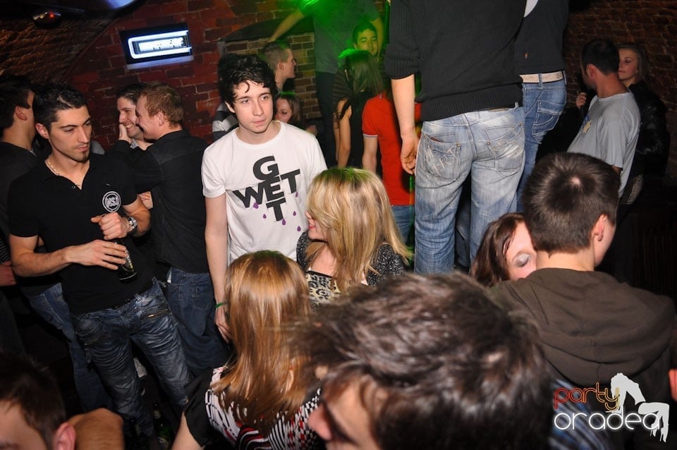 Escape Club seară de seară,