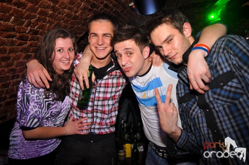 Escape Club seară de seară,