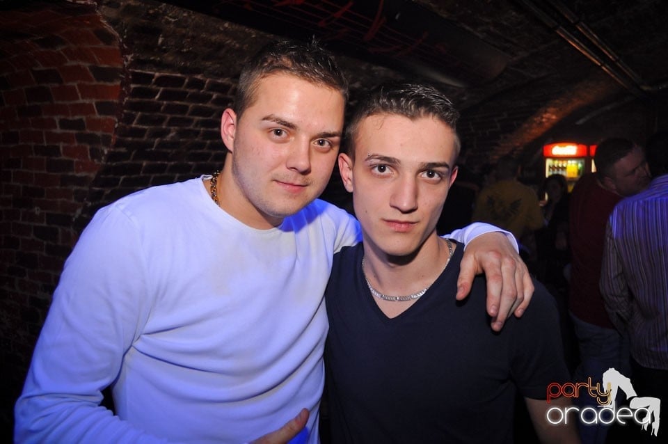 Escape Club seară de seară,