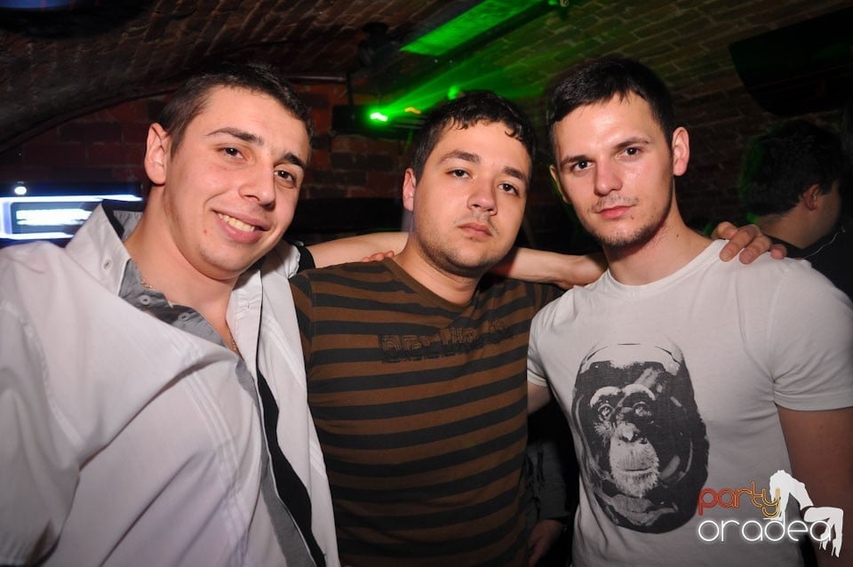 Escape Club seară de seară,