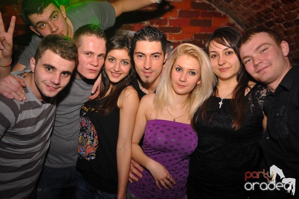 Escape Club seară de seară,