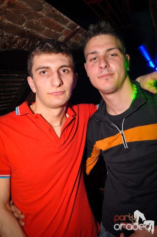 Escape Club seară de seară,