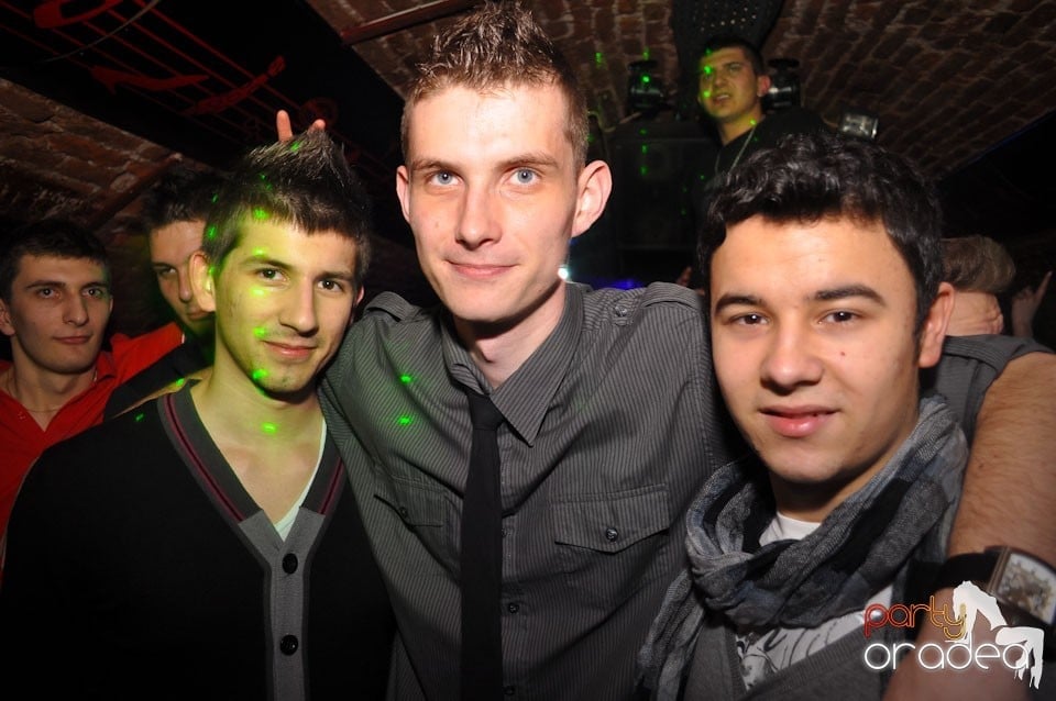 Escape Club seară de seară,