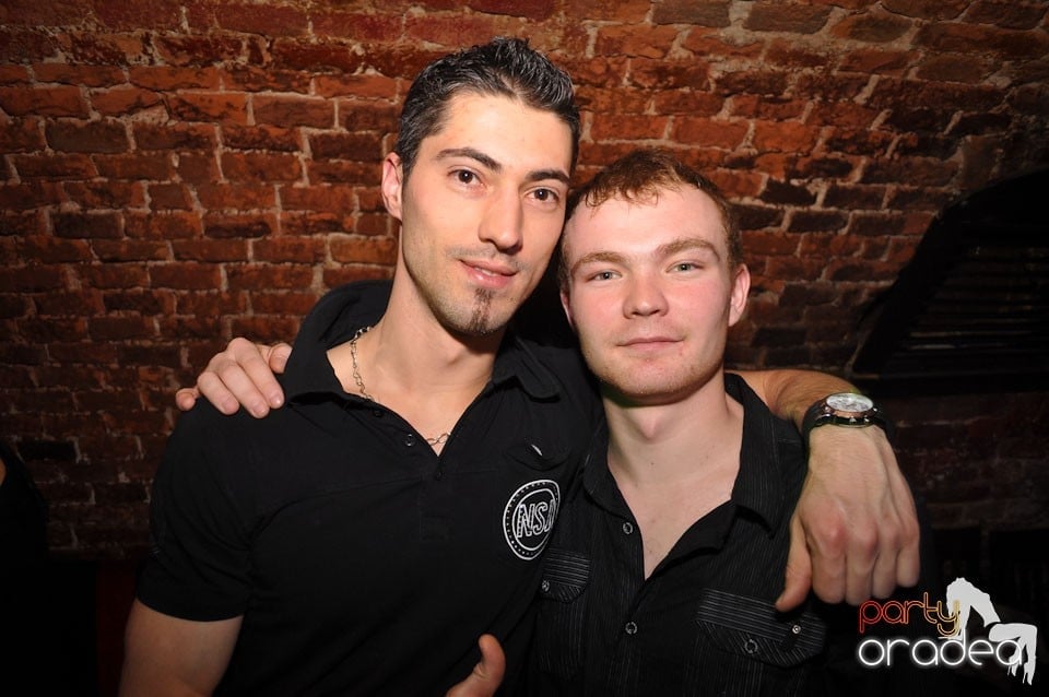Escape Club seară de seară,