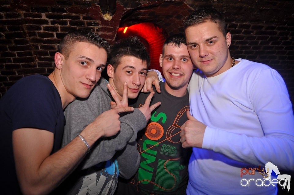 Escape Club seară de seară,