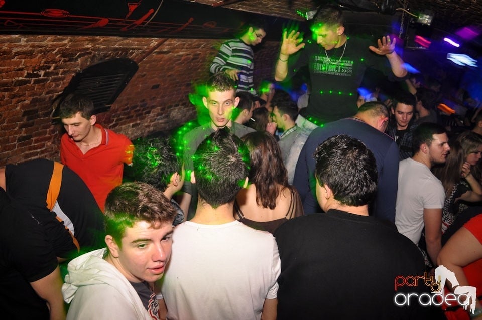 Escape Club seară de seară,