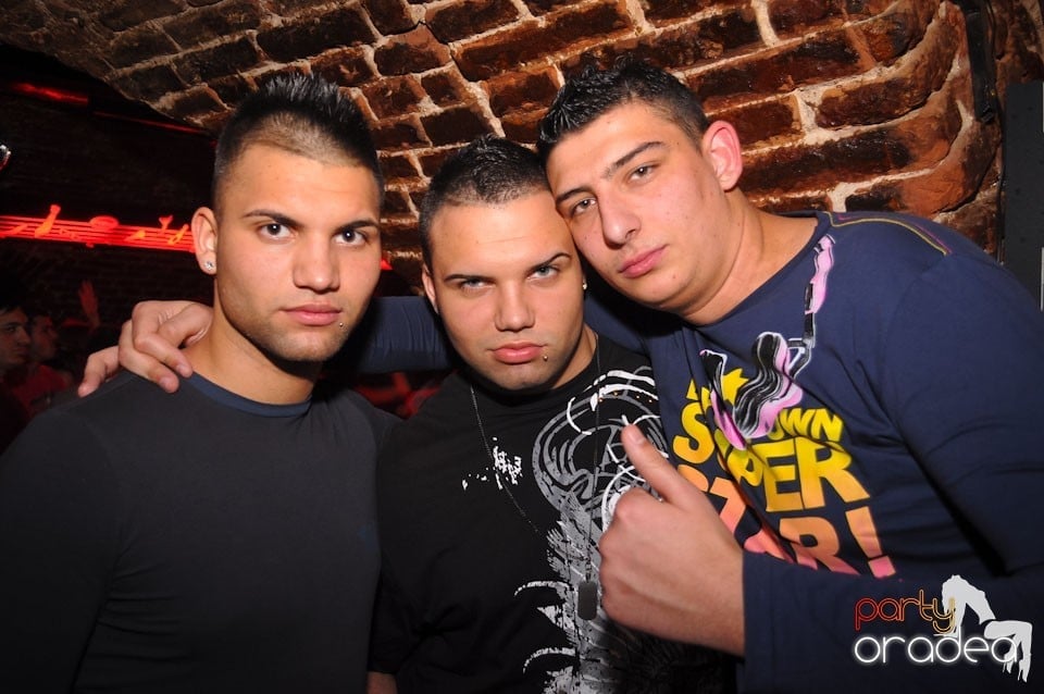 Escape Club seară de seară,