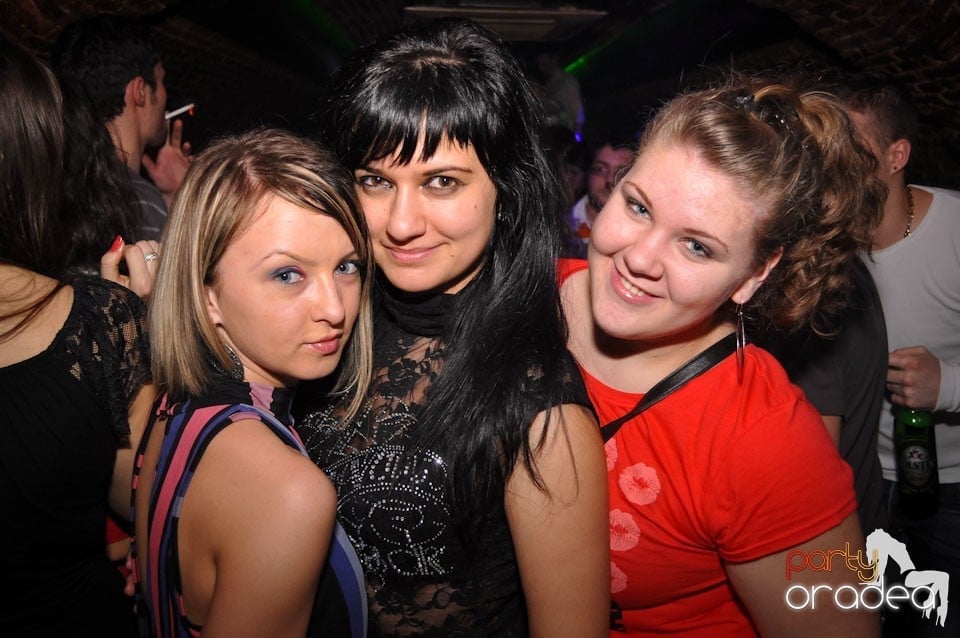 Escape Club seară de seară,