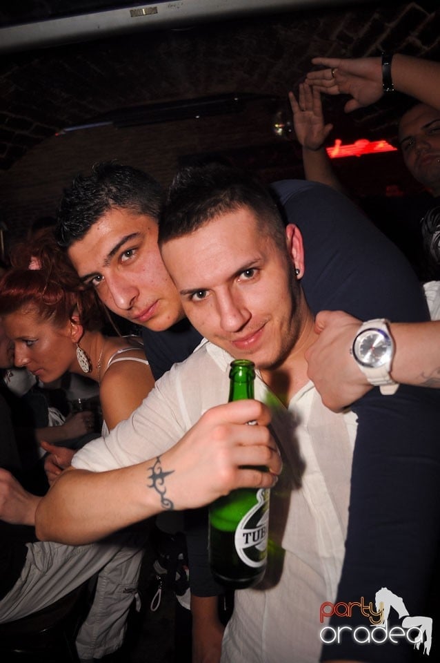 Escape Club seară de seară,