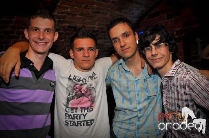 Escape Club zi de zi, 