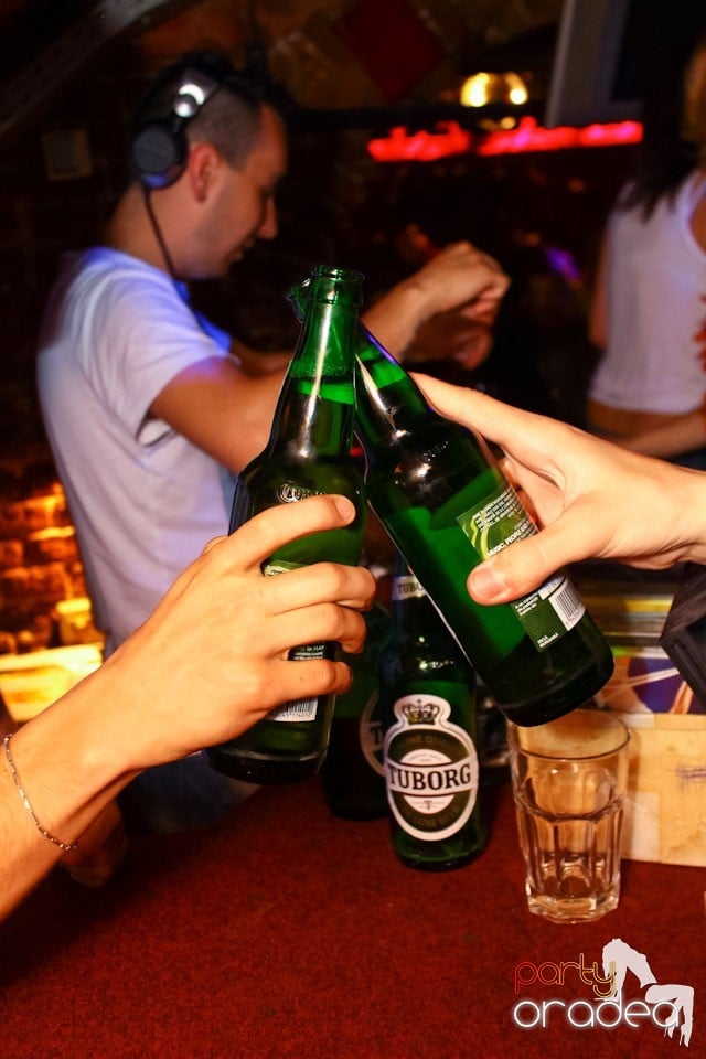 Escape Friday Party, 