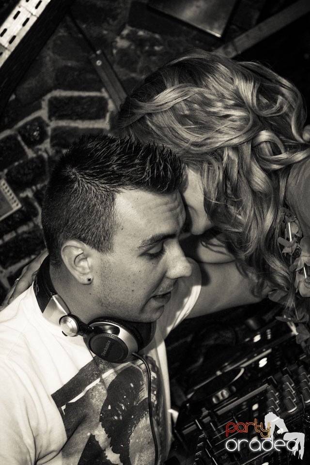 Escape Friday Party, 