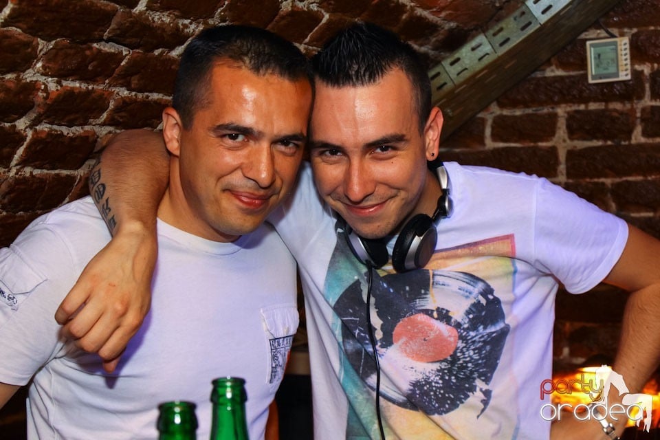 Escape Friday Party, 