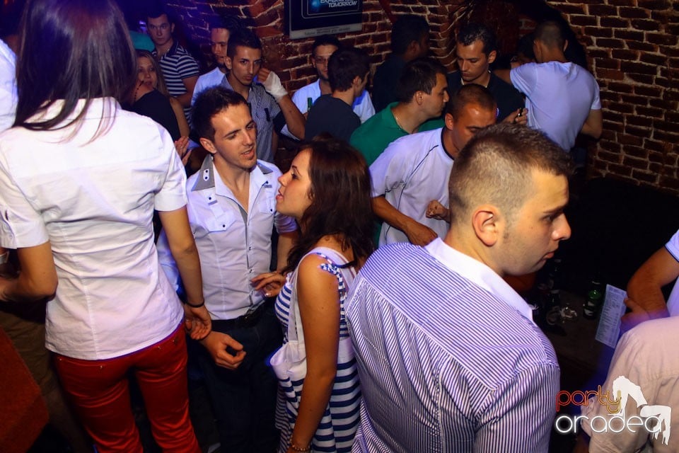 Escape Friday Party, 