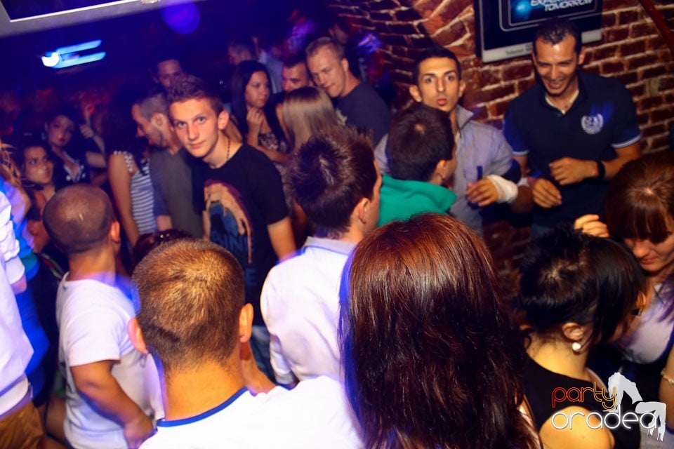 Escape Friday Party, 