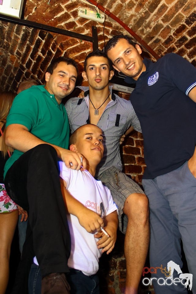 Escape Friday Party, 