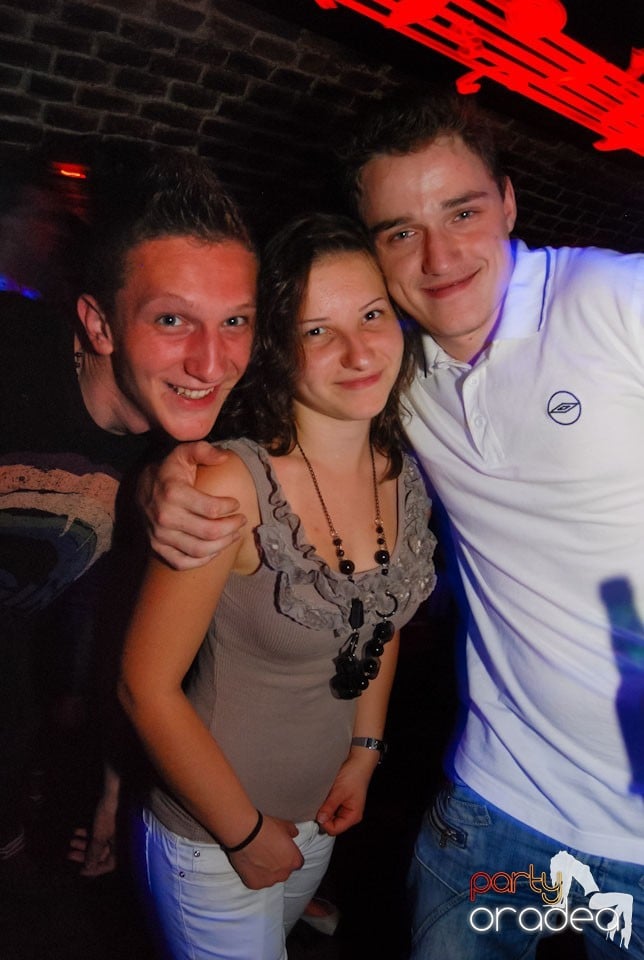 Escape Friday Party, 