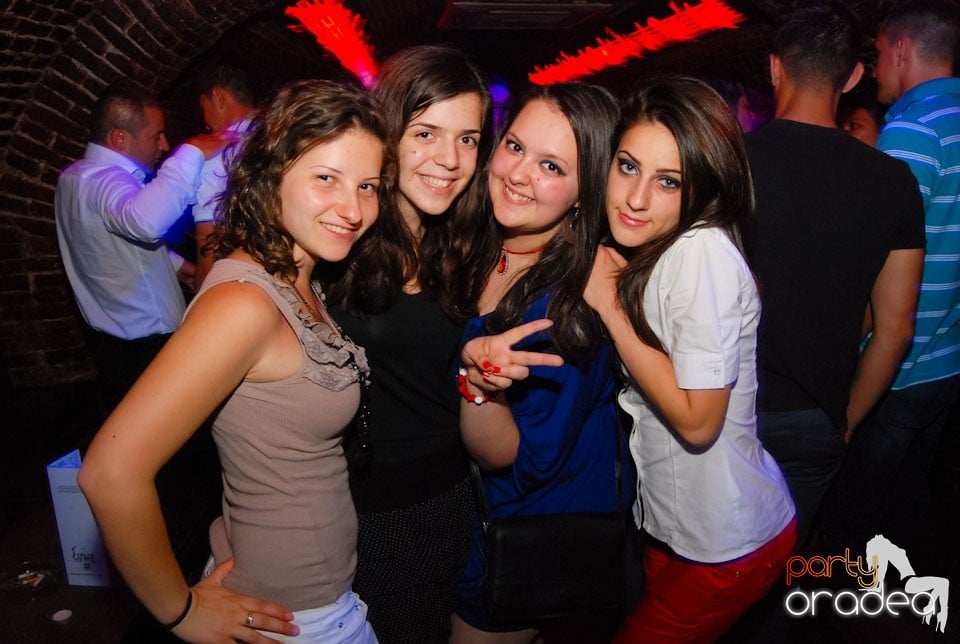 Escape Friday Party, 