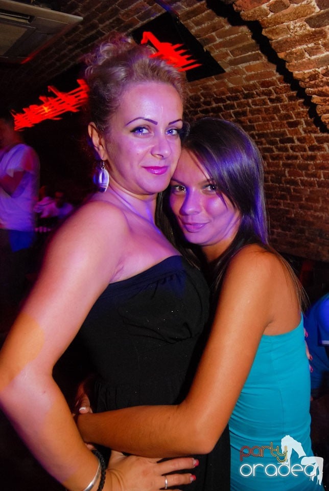 Escape Friday Party, 