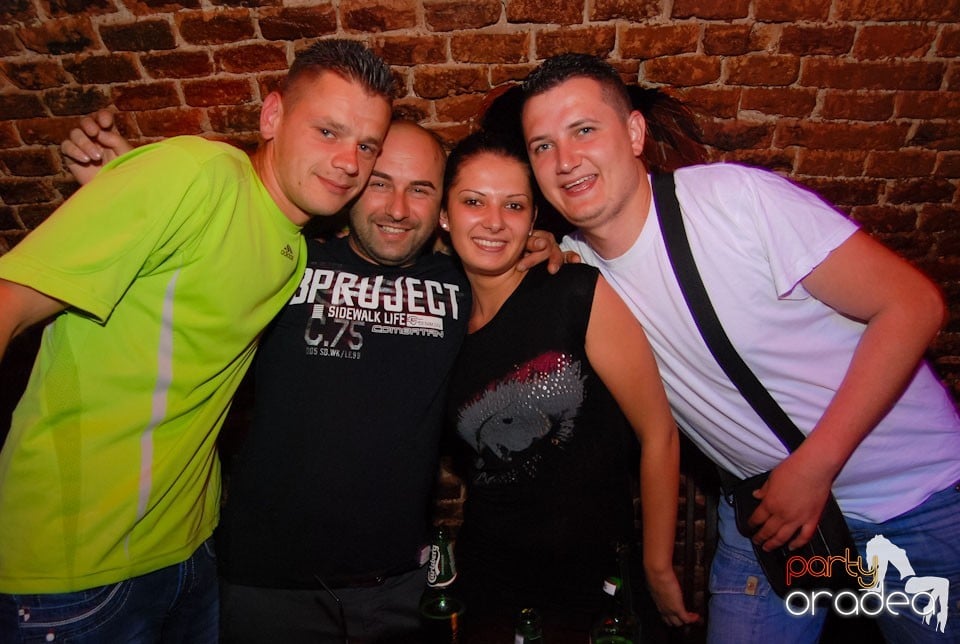 Escape Friday Party, 