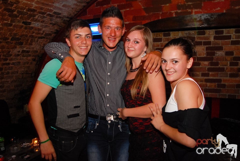 Escape Friday Party, 