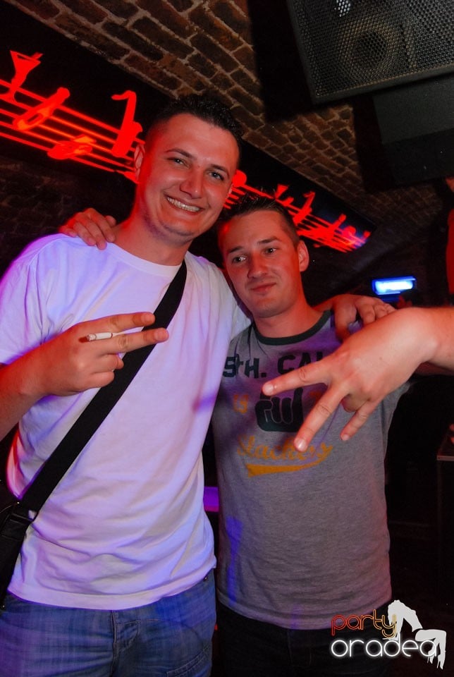 Escape Friday Party, 