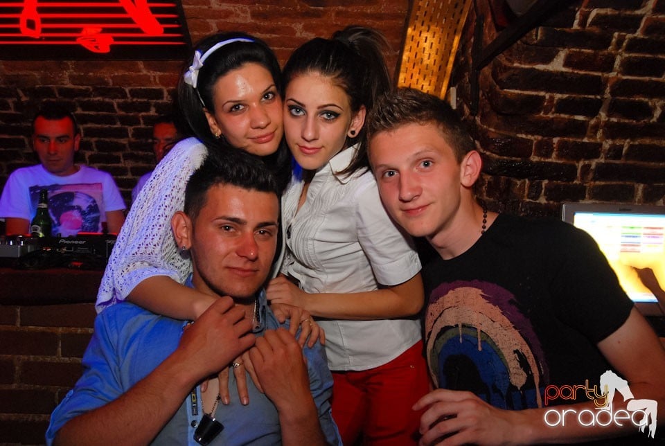 Escape Friday Party, 