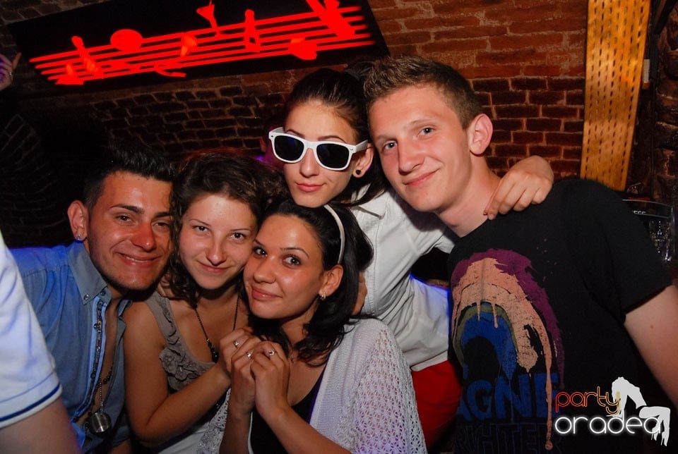 Escape Friday Party, 