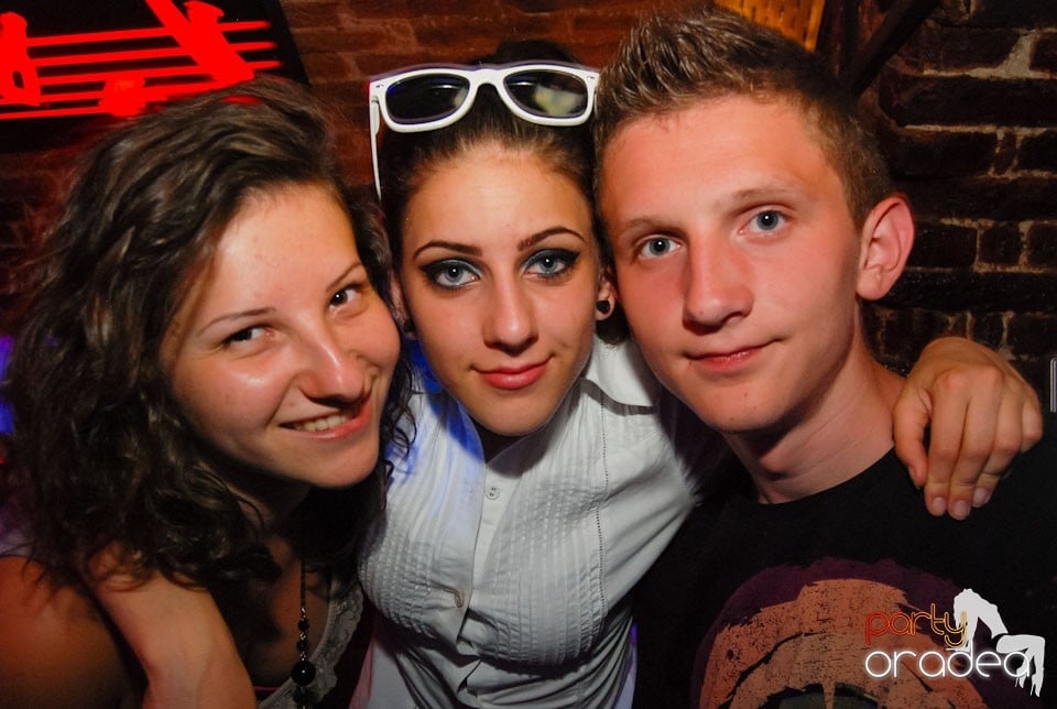 Escape Friday Party, 