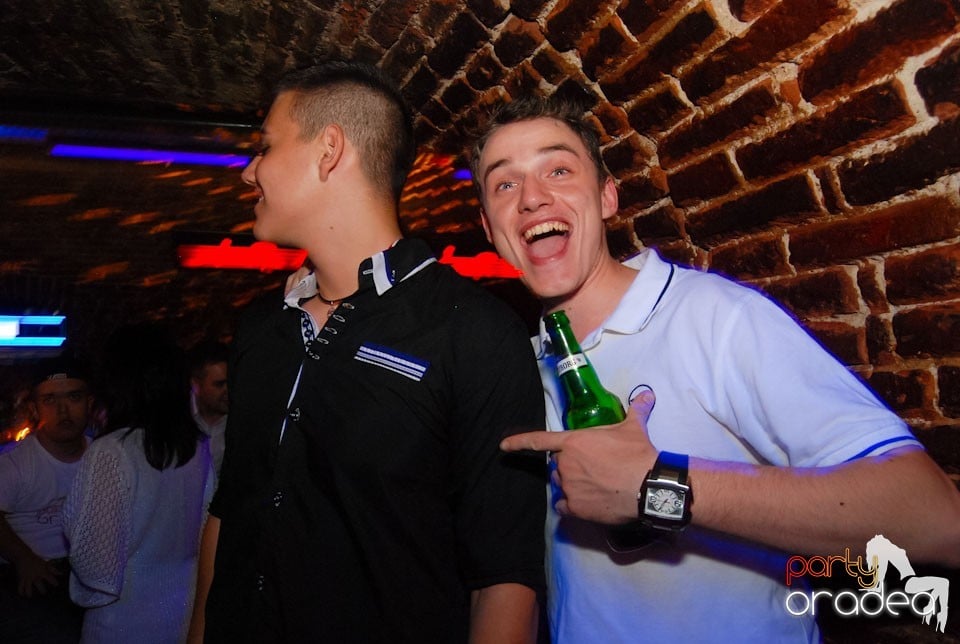 Escape Friday Party, 