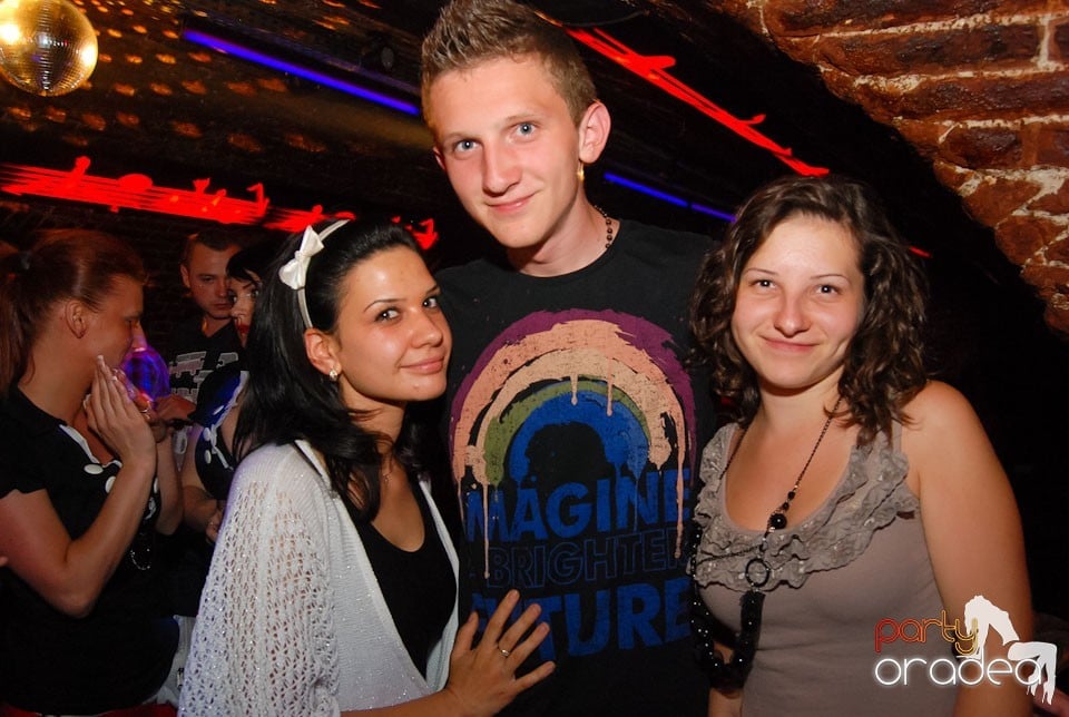 Escape Friday Party, 