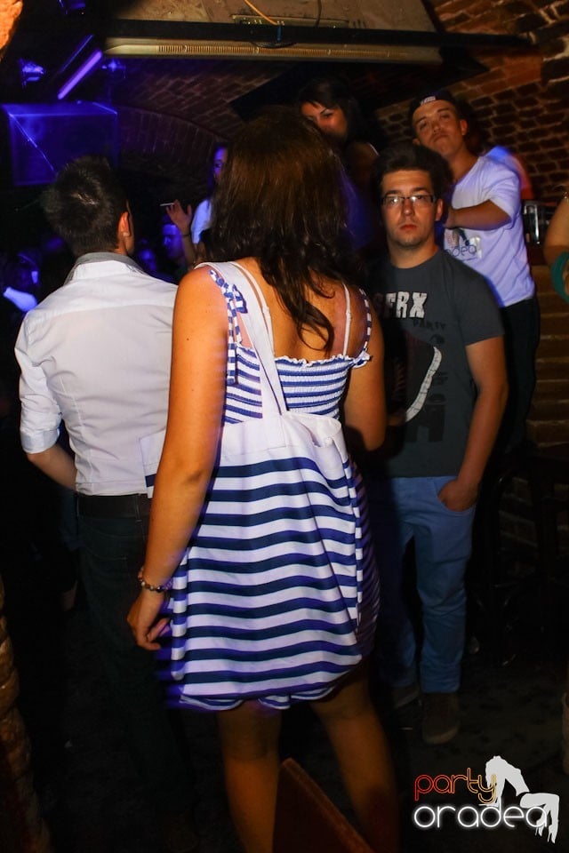 Escape Friday Party, 