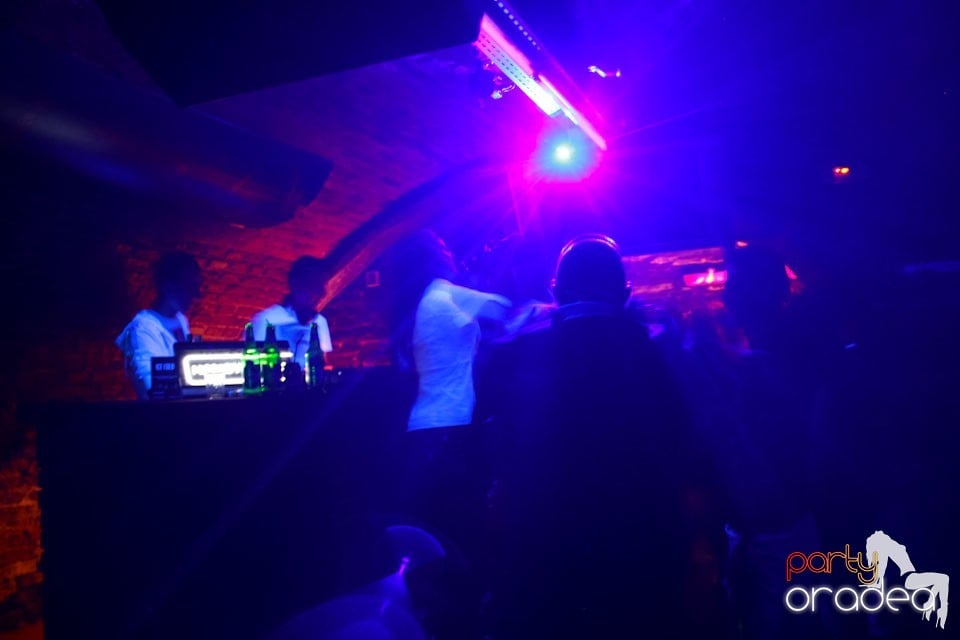 Escape Friday Party, 