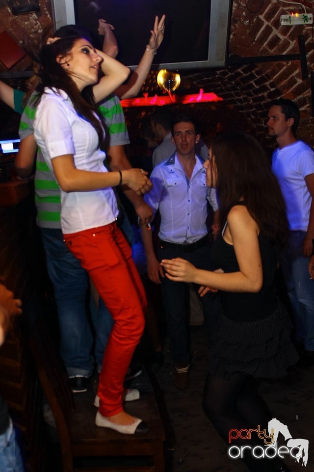 Escape Friday Party, 