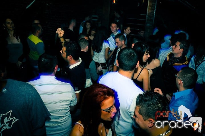 Escape Party sâmbătă seara, 