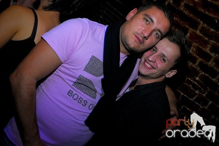 Escape Party sâmbătă seara, 