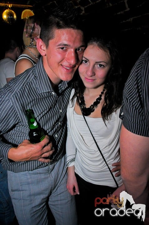 Escape Party sâmbătă seara, 