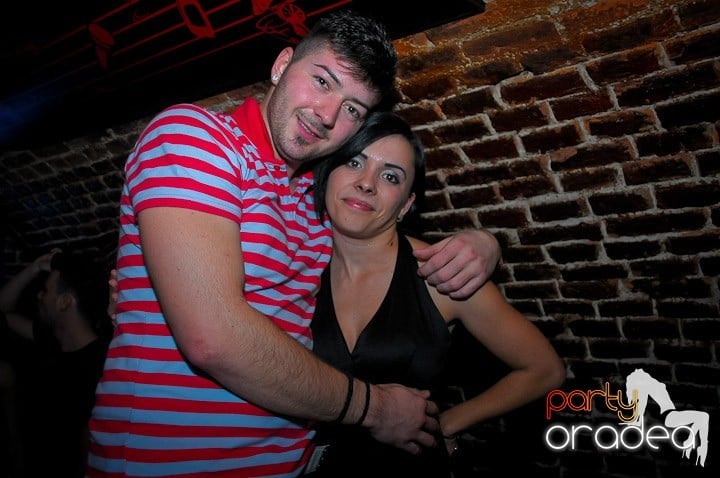 Escape Party sâmbătă seara, 