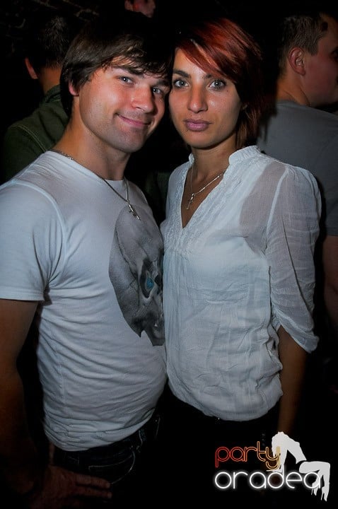 Escape Party sâmbătă seara, 