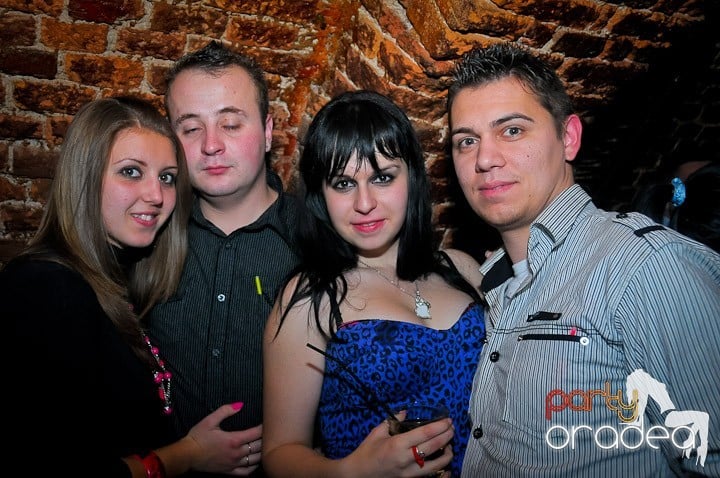 Escape Party sâmbătă seara, 