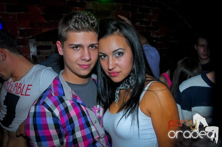 Escape Party sâmbătă seara, 