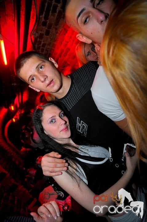 Escape Party sâmbătă seara, 