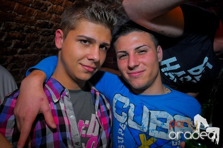 Escape Party sâmbătă seara, 